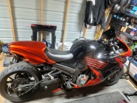 Foi ótimo trabalhar com eles, responderam a todas as minhas perguntas e fizeram o meu kit de carenagem da forma que eu queria, sem emblemas, com uma camada extra transparente, todas as linhas de pintura alinhadas e foram instalados facilmente. com eles novamente!