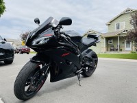 Ótima qualidade, fácil de montar e o atendimento ao cliente foi ótimo, entraram sempre em contacto com boa vontade para ajudar e responderam rapidamente!